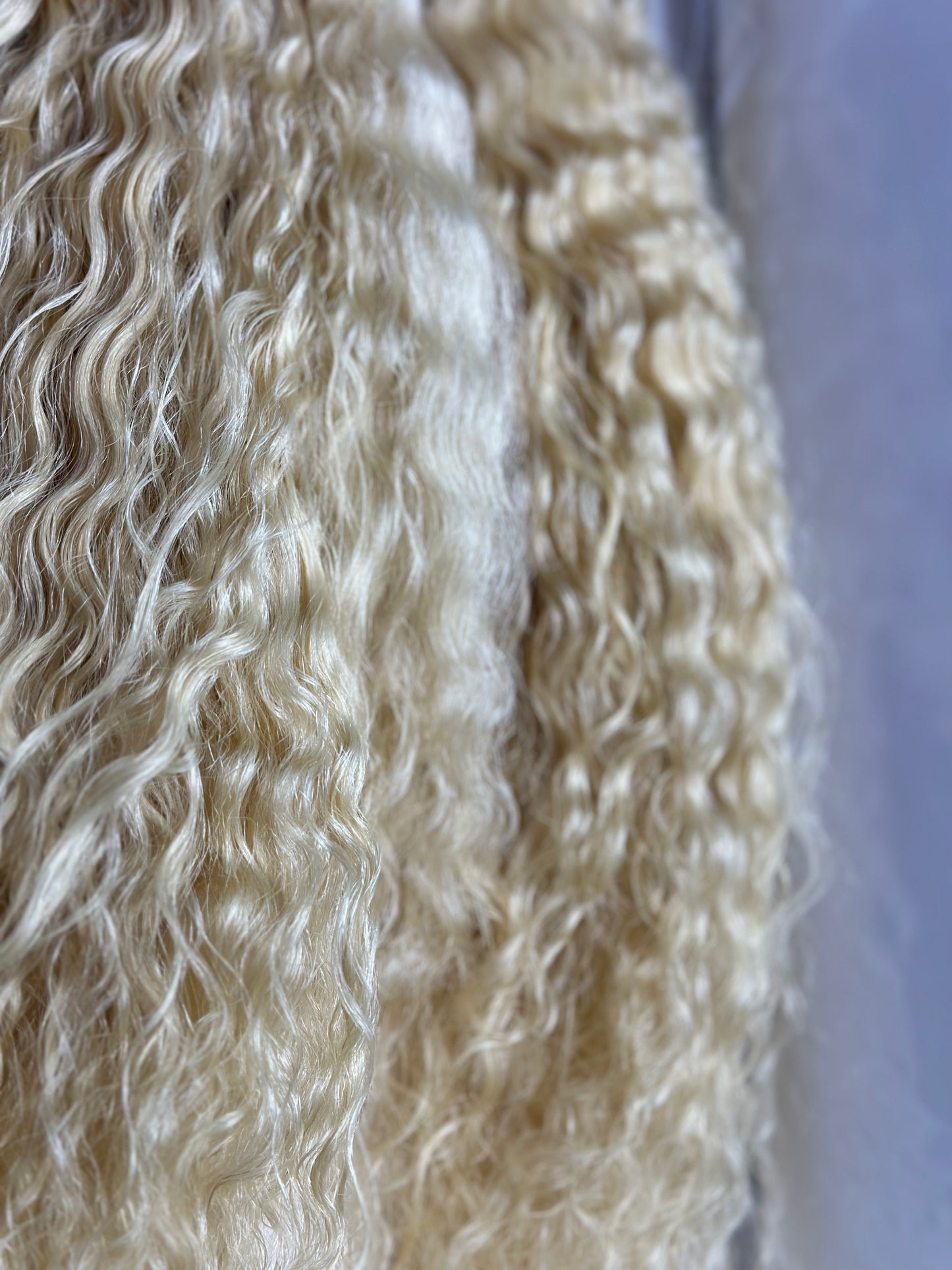 Blonde wavy Strands- pre order